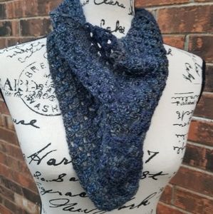 NWT Handmade Crochet Mini Shawlette